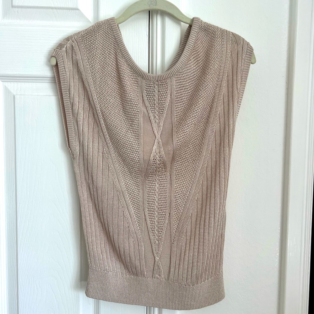 White House Black market extra small super soft, stitchy cable top
